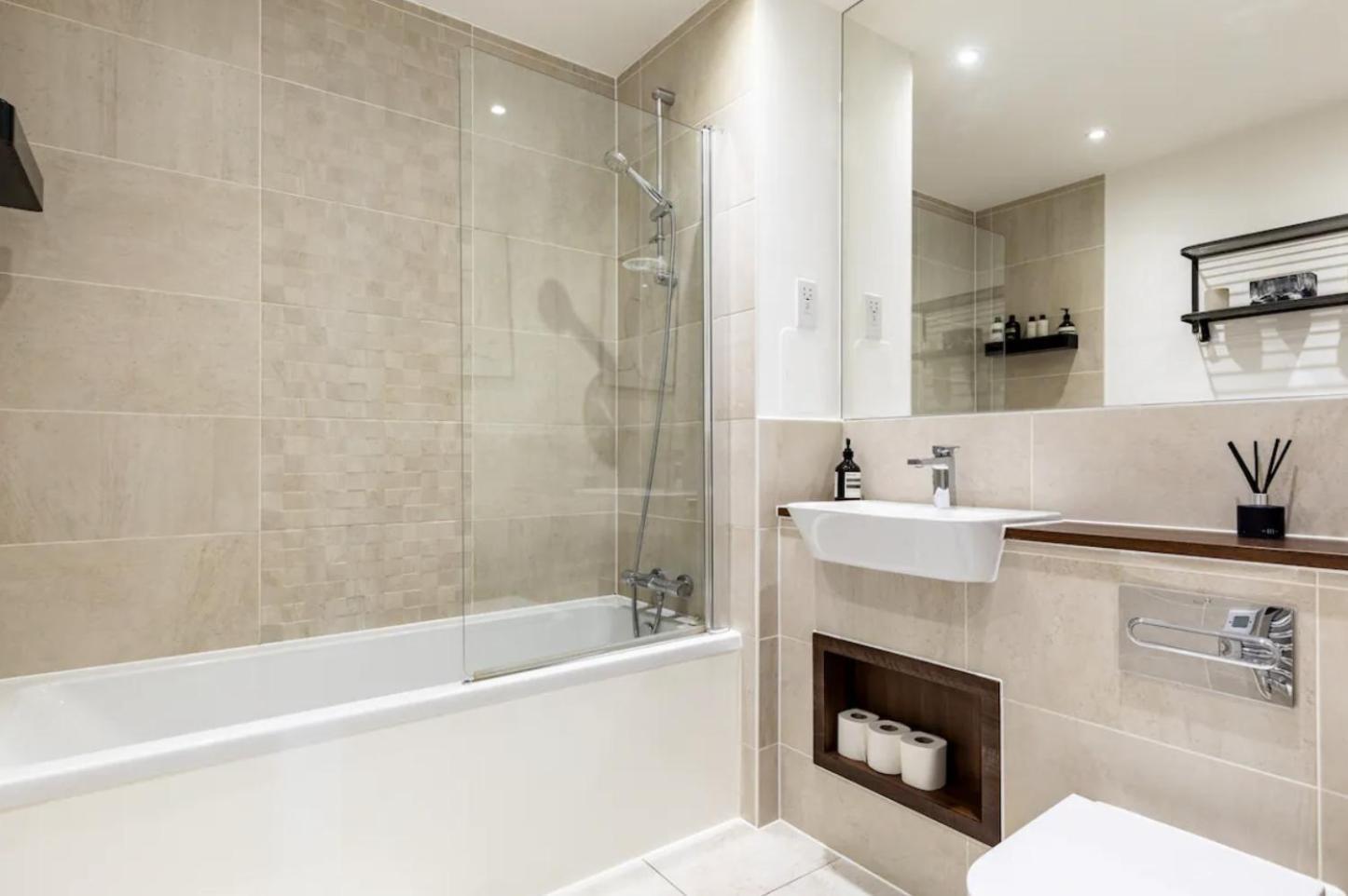 Modern 1 Bed L City Views L Work Space 런던 외부 사진